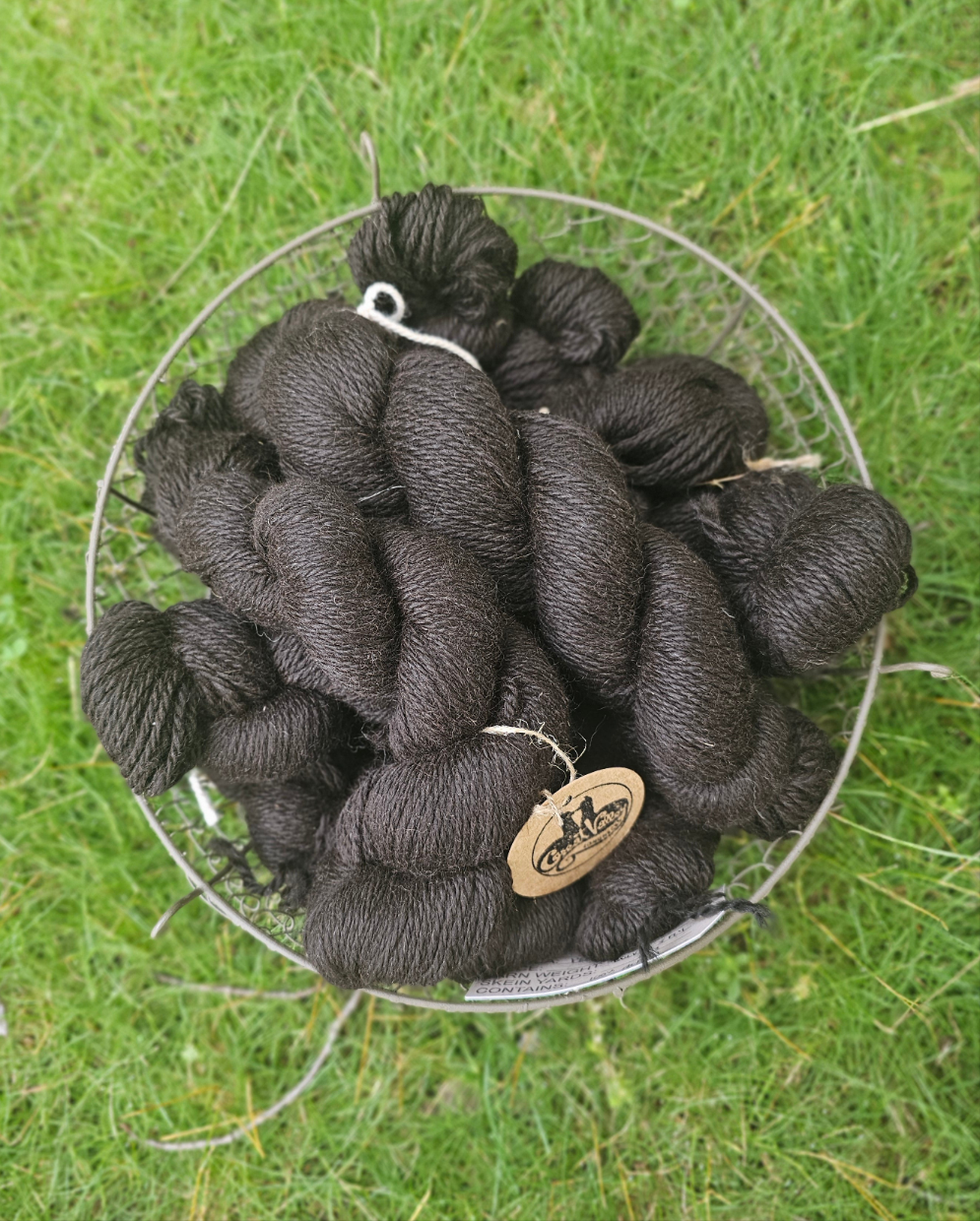 100% Alpaca Yarn Black from Pearls & Treasure Bulky Weight