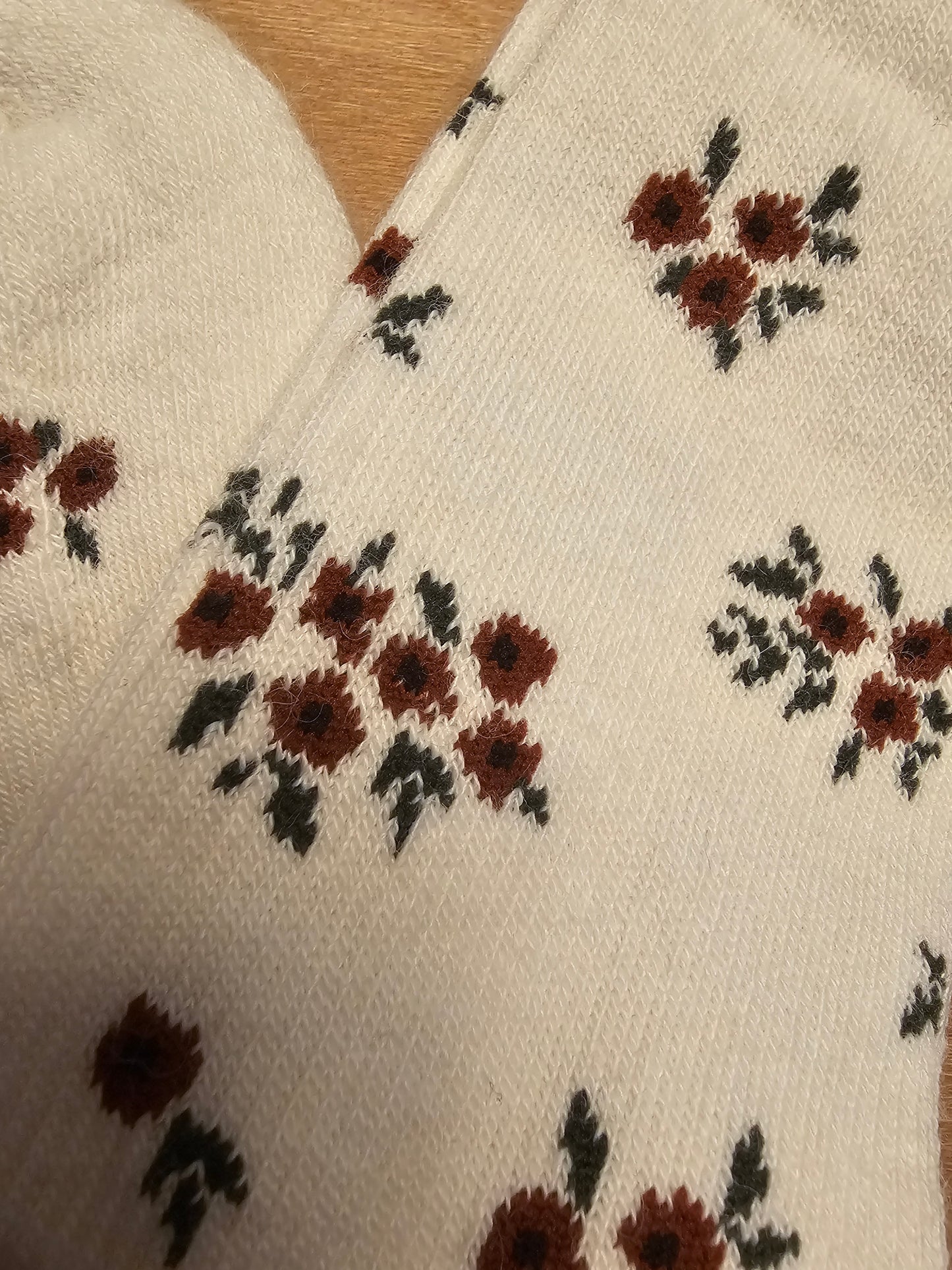 Women's Pacas Crew Socks Cream Floral