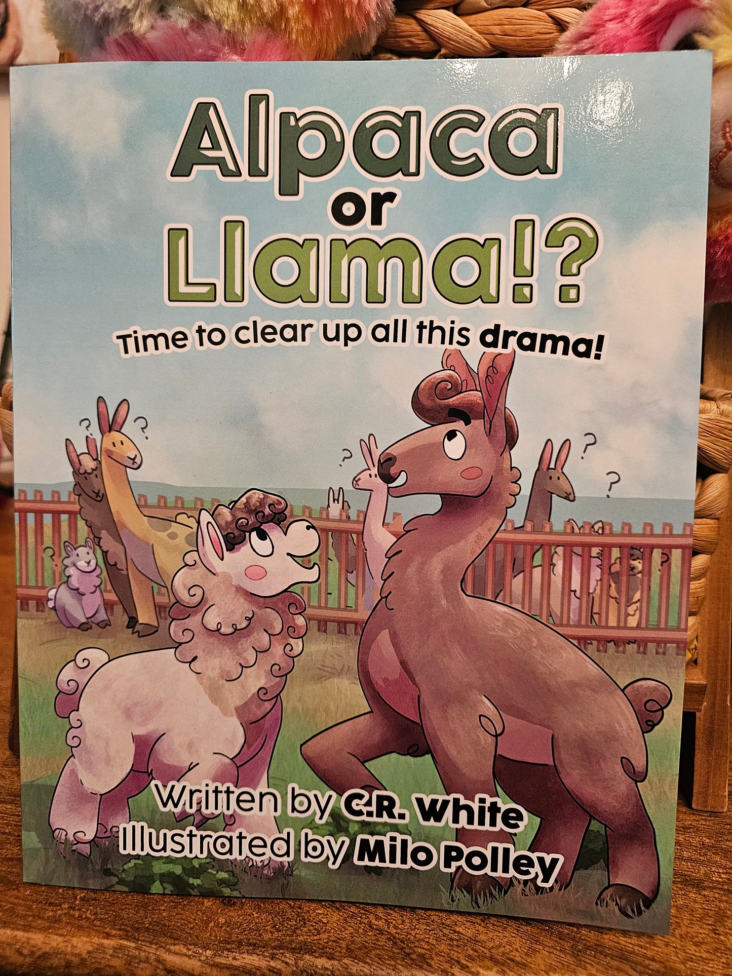 Alpaca or Llama!?: Time to clear up all this drama!
Contributor(s): Polley, Milo (Illustrator) , White, C R (Author)