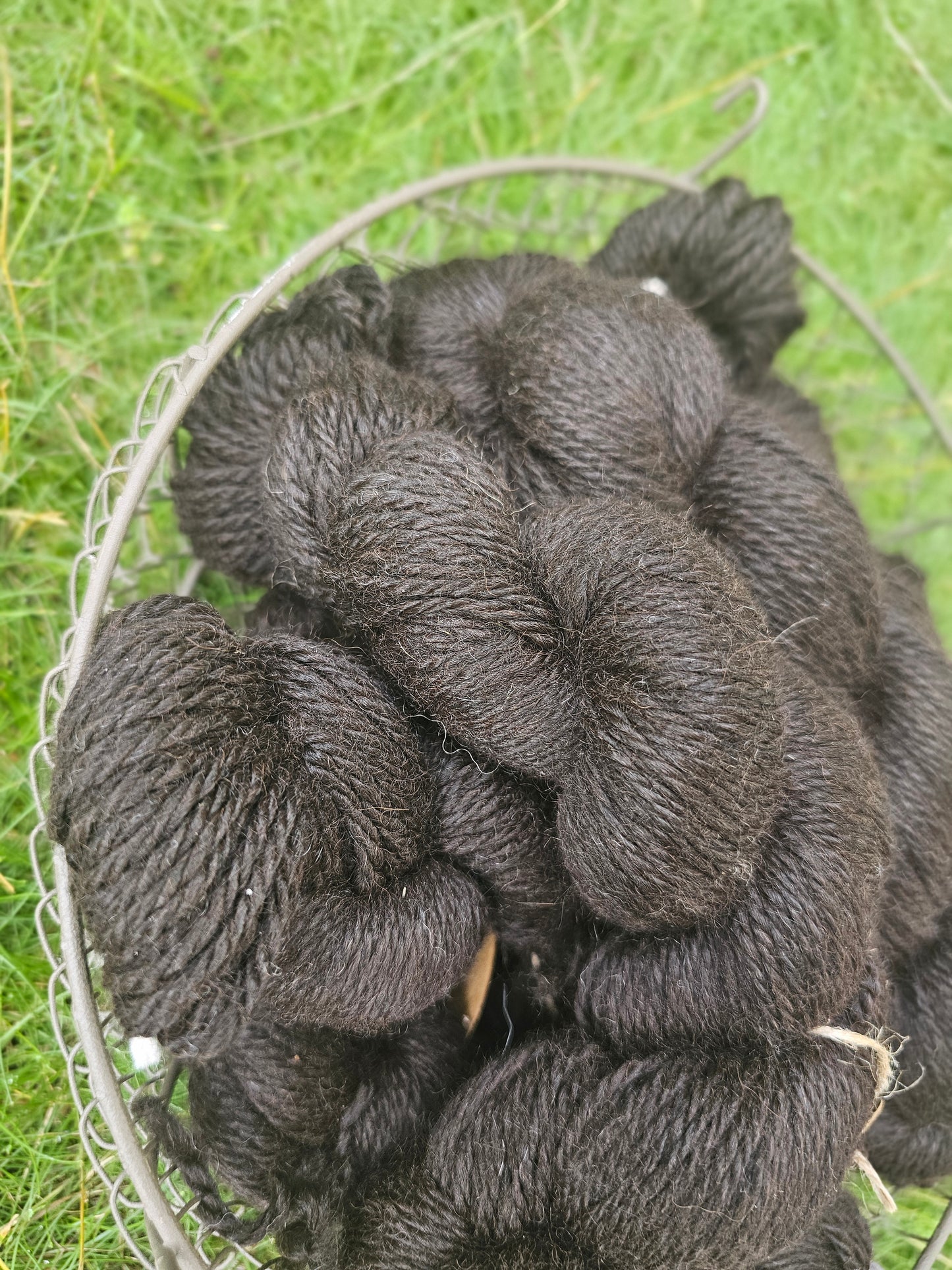 100% Alpaca Yarn Black from Pearls & Treasure Bulky Weight
