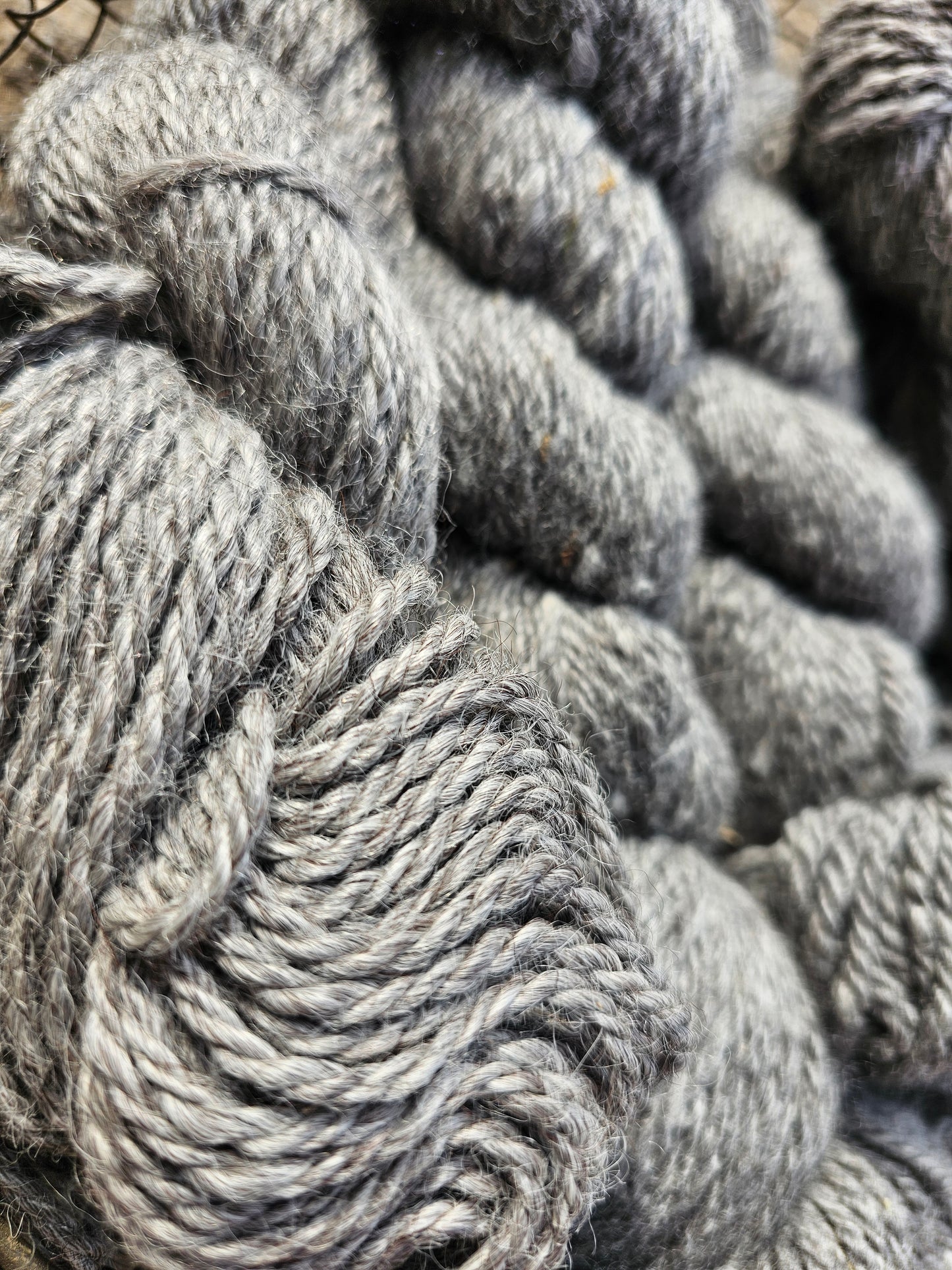 Leia - Silver Gray Worsted Alpaca Yarn