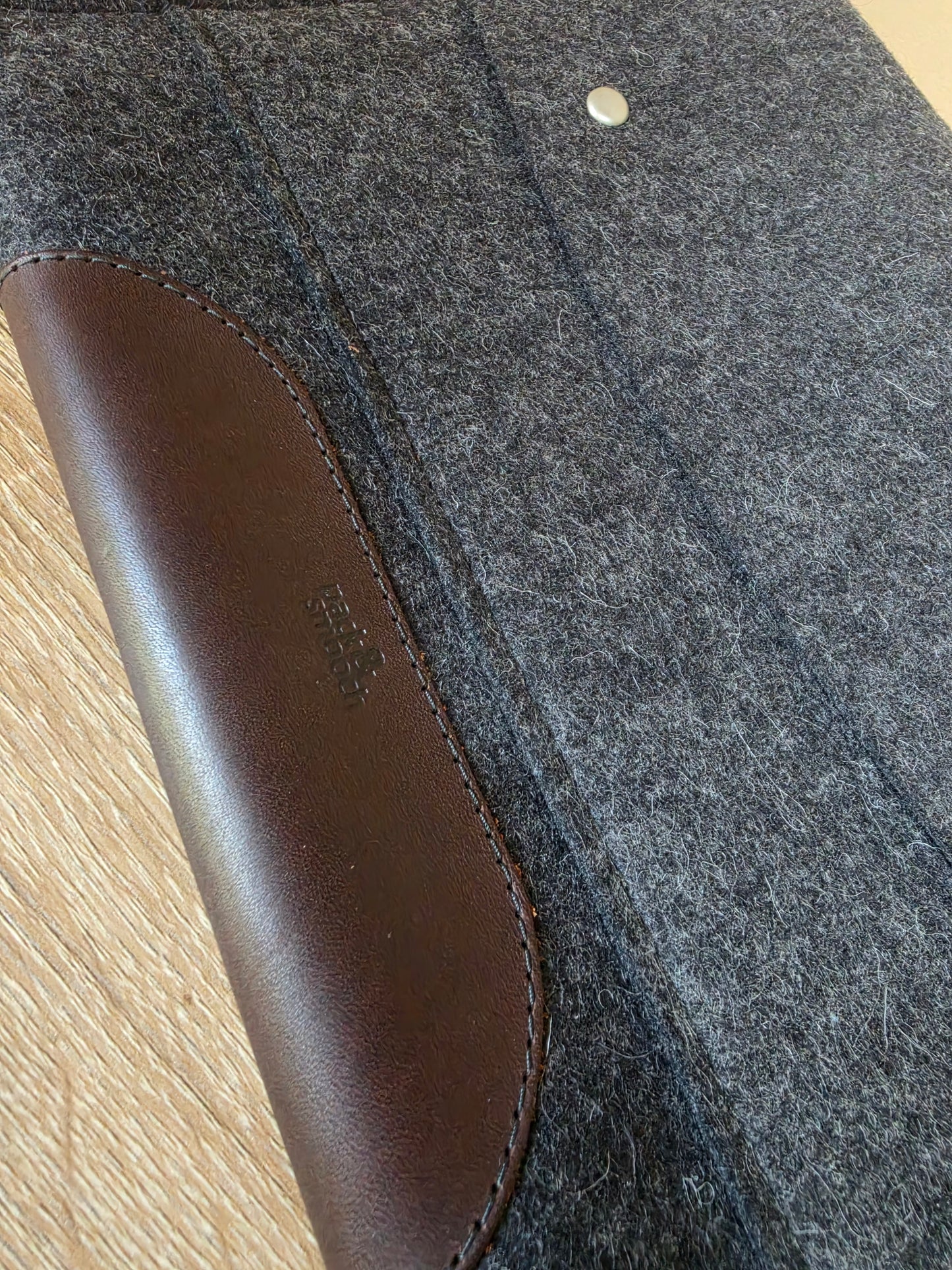 Pack & Smooch Wool Felt case for tablets under 13"