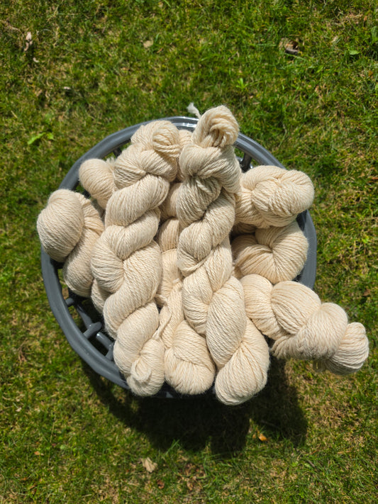 100% Alpaca Yarn White from Periwinkle & Touche' Bulky Weight