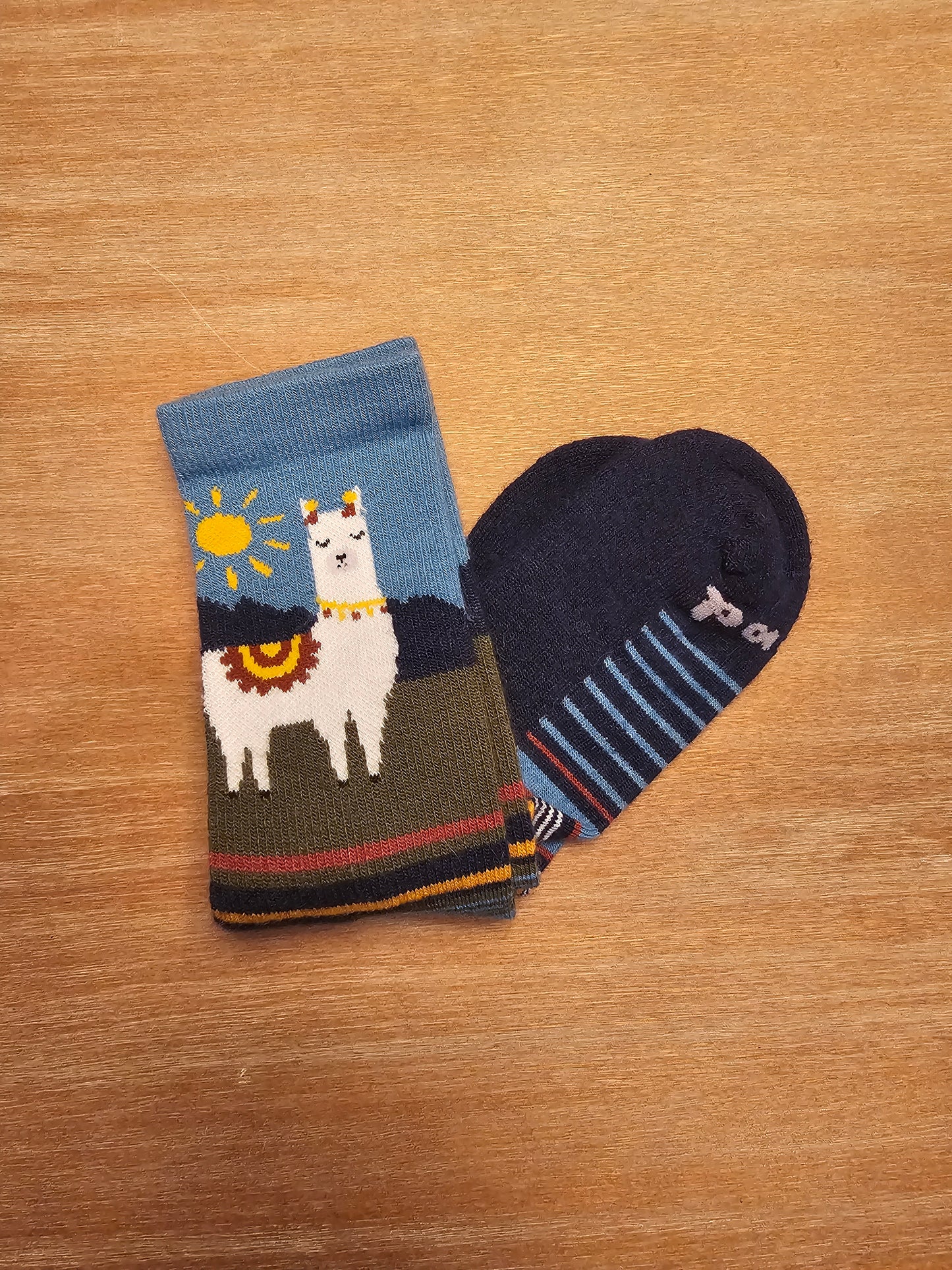 Women's Bright & Sunny Pacas Crew Socks