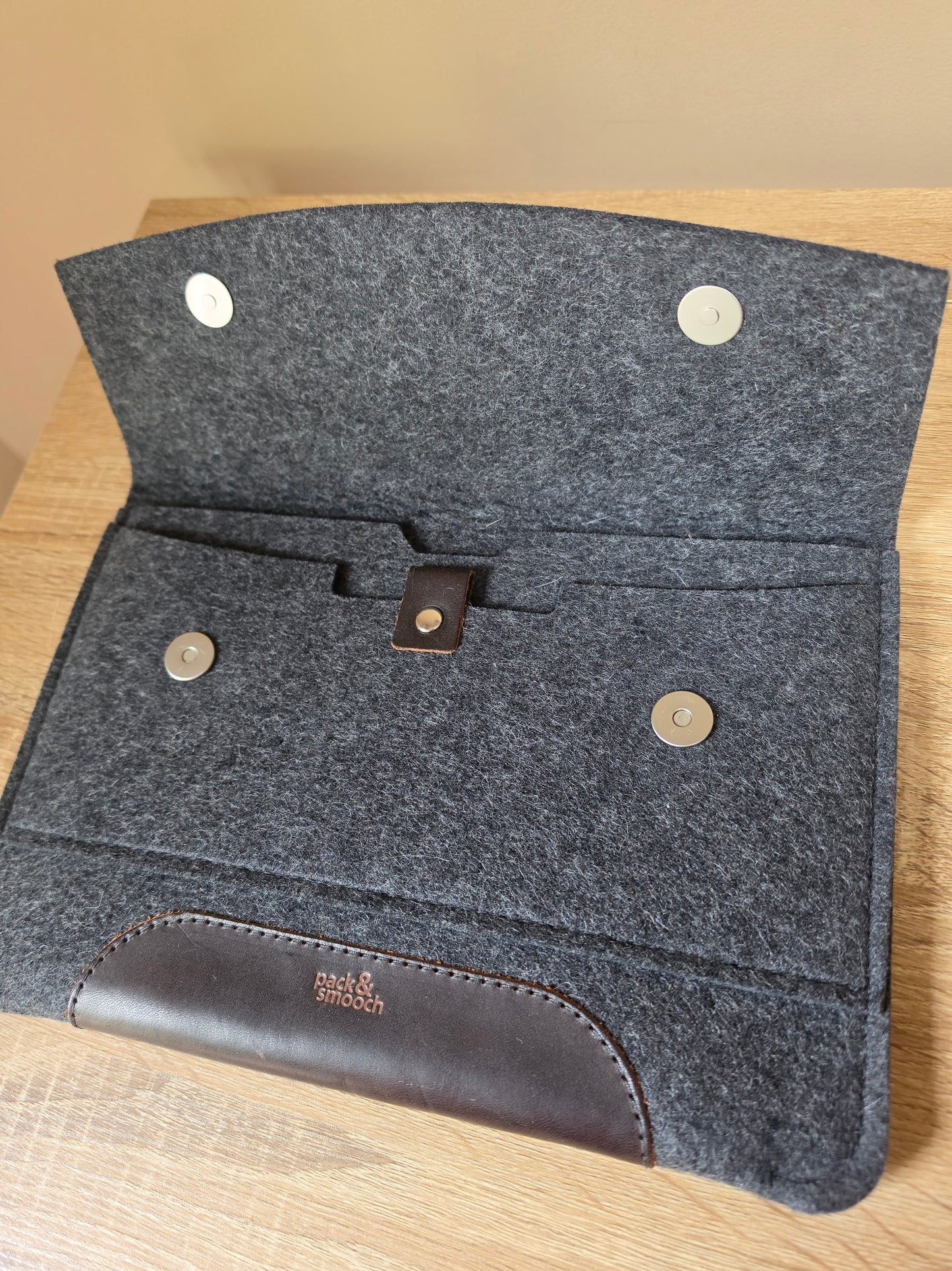 11.5" Pack & Smooch Wool Felt case for iPad Pro