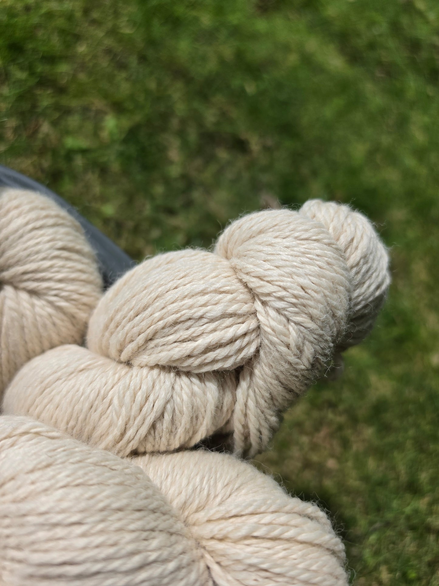 100% Alpaca Yarn White from Periwinkle & Touche' Bulky Weight